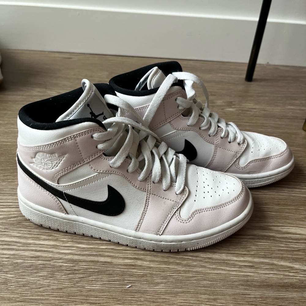 Jordan 1 Mids in barely rose size 6.5. Barely ever worn and only indoors